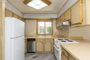 11387 SW Royal Villa Dr, Portland, OR 97224 - Photo 12