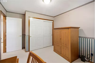 679 NE Maryann Ct, Hillsboro, OR 97124 - Photo 34