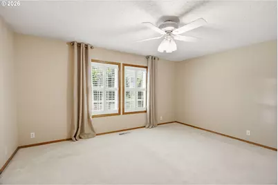 679 NE Maryann Ct, Hillsboro, OR 97124 - Photo 26