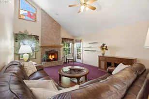 679 NE Maryann Ct, Hillsboro, OR 97124 - Photo 12