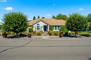 679 NE Maryann Ct, Hillsboro, OR 97124 - Photo 1