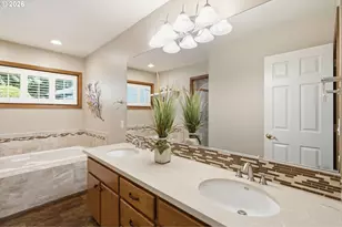 679 NE Maryann Ct, Hillsboro, OR 97124 - Photo 28