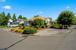 679 NE Maryann Ct, Hillsboro, OR 97124 - Photo 48