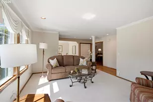 679 NE Maryann Ct, Hillsboro, OR 97124 - Photo 6