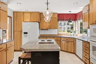 679 NE Maryann Ct, Hillsboro, OR 97124 - Photo 18