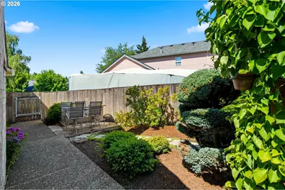 679 NE Maryann Ct, Hillsboro, OR 97124 - Photo 44
