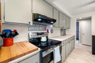 2246 NE 153rd Ave, Portland, OR 97230 - Photo 12