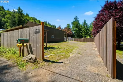 19933 E Victory Ln, Sandy, OR 97055 - Photo 4
