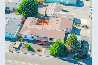 999 Blanco Ave, Coos Bay, OR 97420 - Photo 2