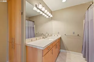 6719 S Corbett Ave, Portland, OR 97219 - Photo 28