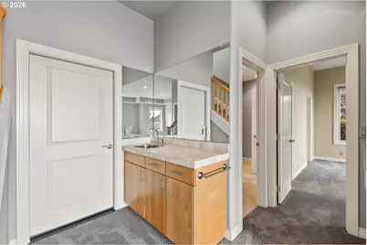 6719 S Corbett Ave, Portland, OR 97219 - Photo 24