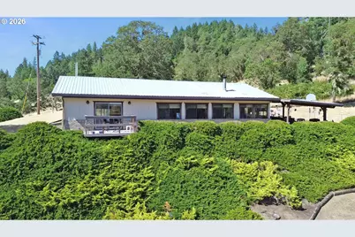 141 Mountainspring Ln, Sutherlin, OR 97479 - Photo 2