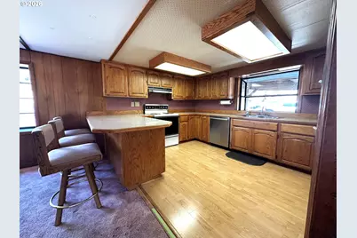 141 Mountainspring Ln, Sutherlin, OR 97479 - Photo 10
