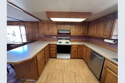 141 Mountainspring Ln, Sutherlin, OR 97479 - Photo 12