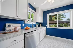 2023 SE Yukon St, Portland, OR 97202 - Photo 10