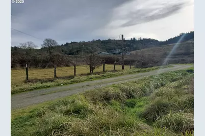 161 Vintage Ln, Myrtle Creek, OR 97457 - Photo 2