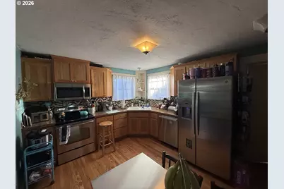 2460 E St, Springfield, OR 97477 - Photo 12