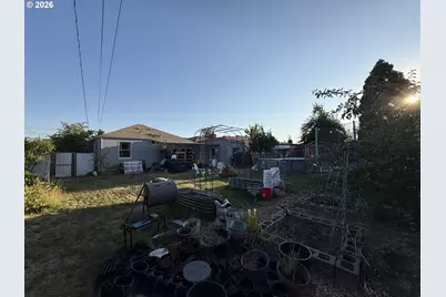2460 E St, Springfield, OR 97477 - Photo 44