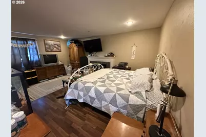 2460 E St, Springfield, OR 97477 - Photo 18