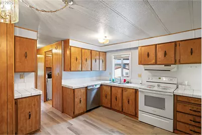 7080 Thurston Rd #02, Springfield, OR 97478 - Photo 4