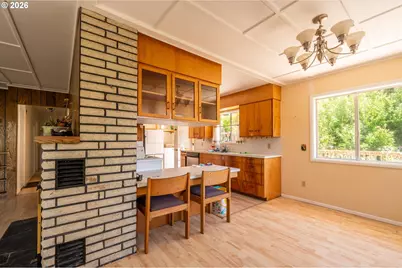 1077 F St, Coos Bay, OR 97420 - Photo 20