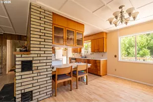 1077 F St, Coos Bay, OR 97420 - Photo 20