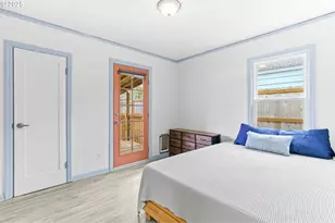 6824 N Commercial Ave, Portland, OR 97202 - Photo 32