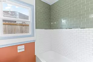 6824 N Commercial Ave, Portland, OR 97202 - Photo 28