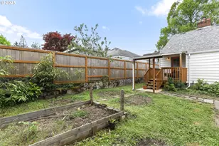 6824 N Commercial Ave, Portland, OR 97202 - Photo 46