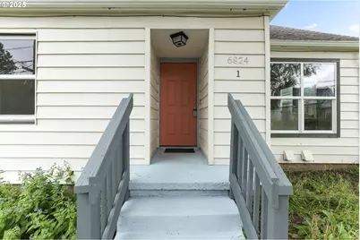 6824 N Commercial Ave, Portland, OR 97202 - Photo 8