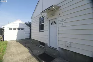 6824 N Commercial Ave, Portland, OR 97202 - Photo 4