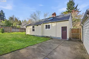 11610 NE Fremont Ct, Portland, OR 97220 - Photo 24