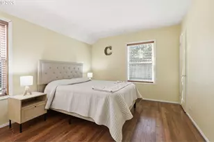 11610 NE Fremont Ct, Portland, OR 97220 - Photo 8