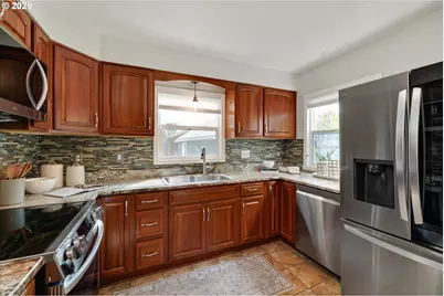 1416 NE Ainsworth St, Portland, OR 97211 - Photo 12