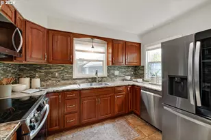 1416 NE Ainsworth St, Portland, OR 97211 - Photo 12