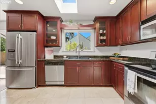 6910 Northeast Pacific Street, Portland, OR 97213 - Photo 12
