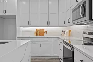 819 Riley Dr, Silverton, OR 97381 - Photo 12