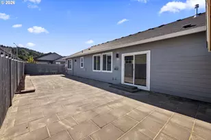 819 Riley Dr, Silverton, OR 97381 - Photo 32