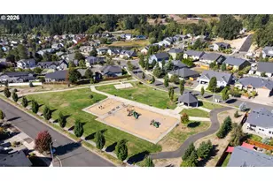 819 Riley Dr, Silverton, OR 97381 - Photo 36