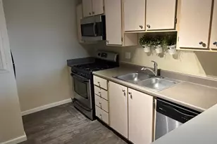 15058 NW Central Dr, Portland, OR 97229 - Photo 4