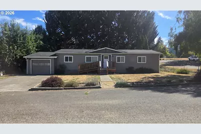 107 Gaddis Ln, Glendale, OR 97442 - Photo 2