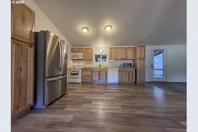 107 Gaddis Ln, Glendale, OR 97442 - Photo 6