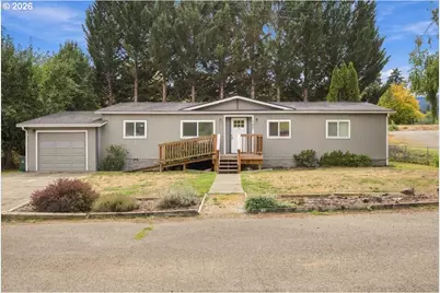 107 Gaddis Ln, Glendale, OR 97442 - Photo 1