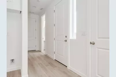 916 NW 178th Way, Ridgefield, WA 98642 - Photo 2