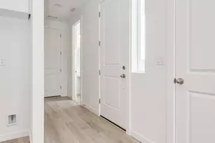 916 NW 178th Wy, Ridgefield, WA 98642 - Photo 2