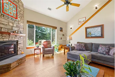 629 SE Roberts Ave, Gresham, OR 97080 - Photo 2