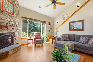 629 SE Roberts Ave, Gresham, OR 97080 - Photo 2