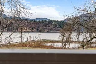 301 N 15th St, Hood River, OR 97031 - Photo 26