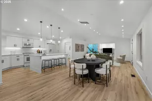 257 SW Nancy Cir, Gresham, OR 97030 - Photo 10