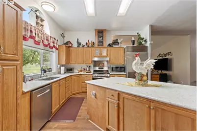 5041 N Myrtle Rd, Myrtle Creek, OR 97457 - Photo 14